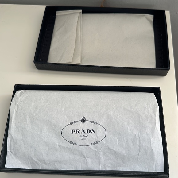Prada long Saffiano Leather wallet - Picture 5 of 14